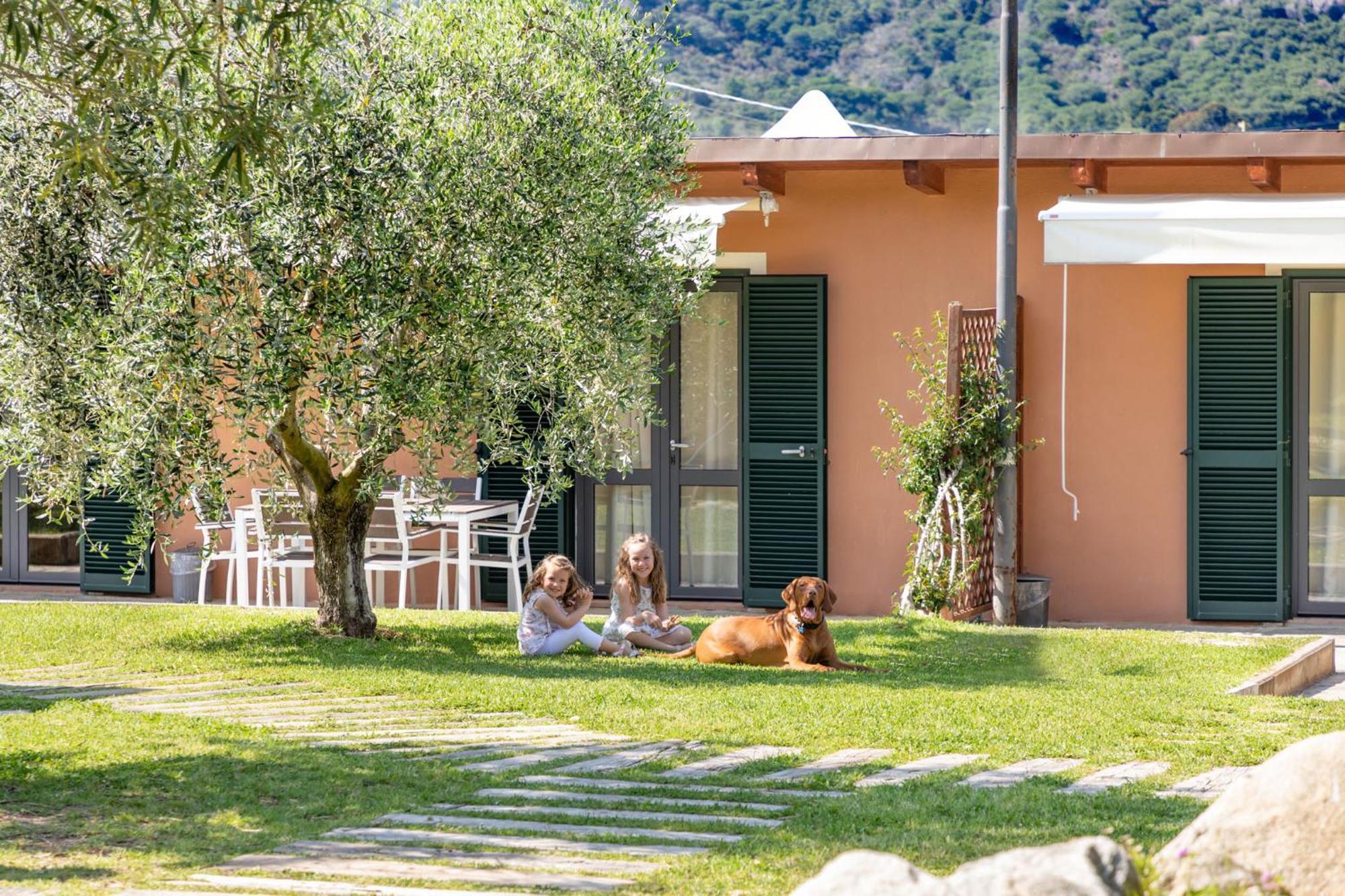 Country Hotel Residence Da Pilade Capoliveri  Exterior photo